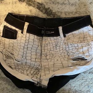 ONE TEASPOON JEAN SHORTS SIZE 25